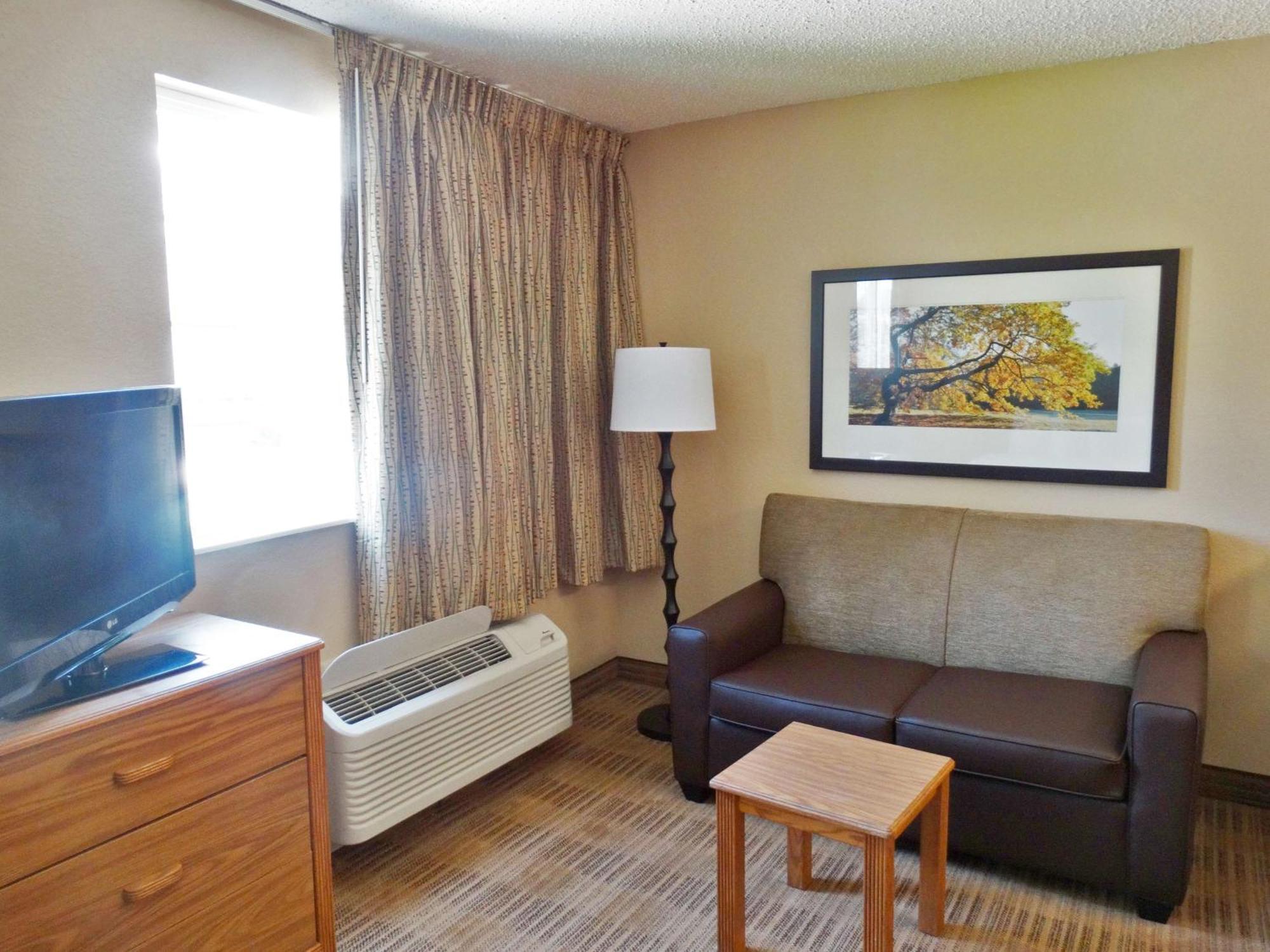 וורוויק Extended Stay America Select Suites - Providence - Airport מראה חיצוני תמונה