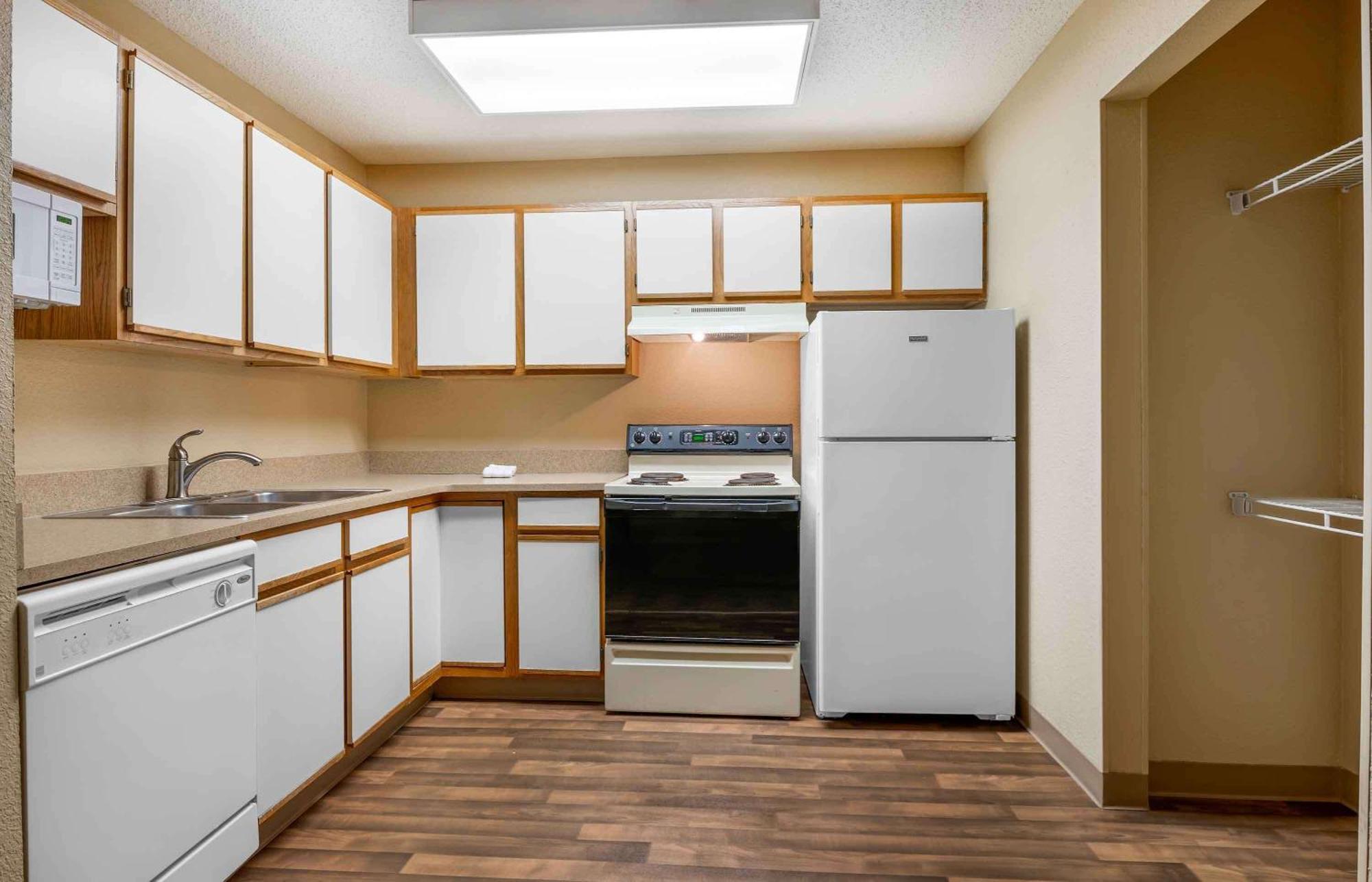וורוויק Extended Stay America Select Suites - Providence - Airport מראה חיצוני תמונה