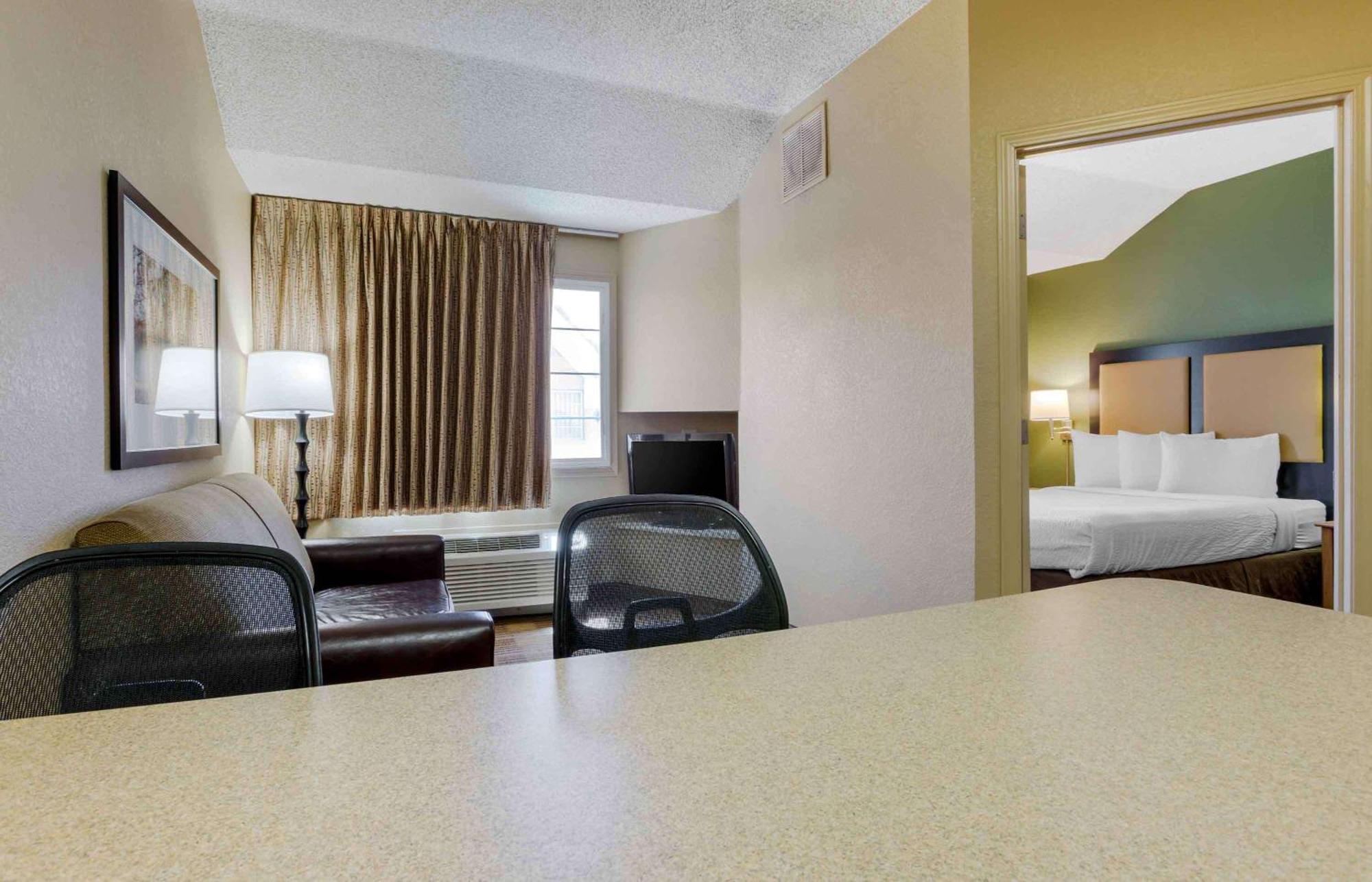 וורוויק Extended Stay America Select Suites - Providence - Airport מראה חיצוני תמונה