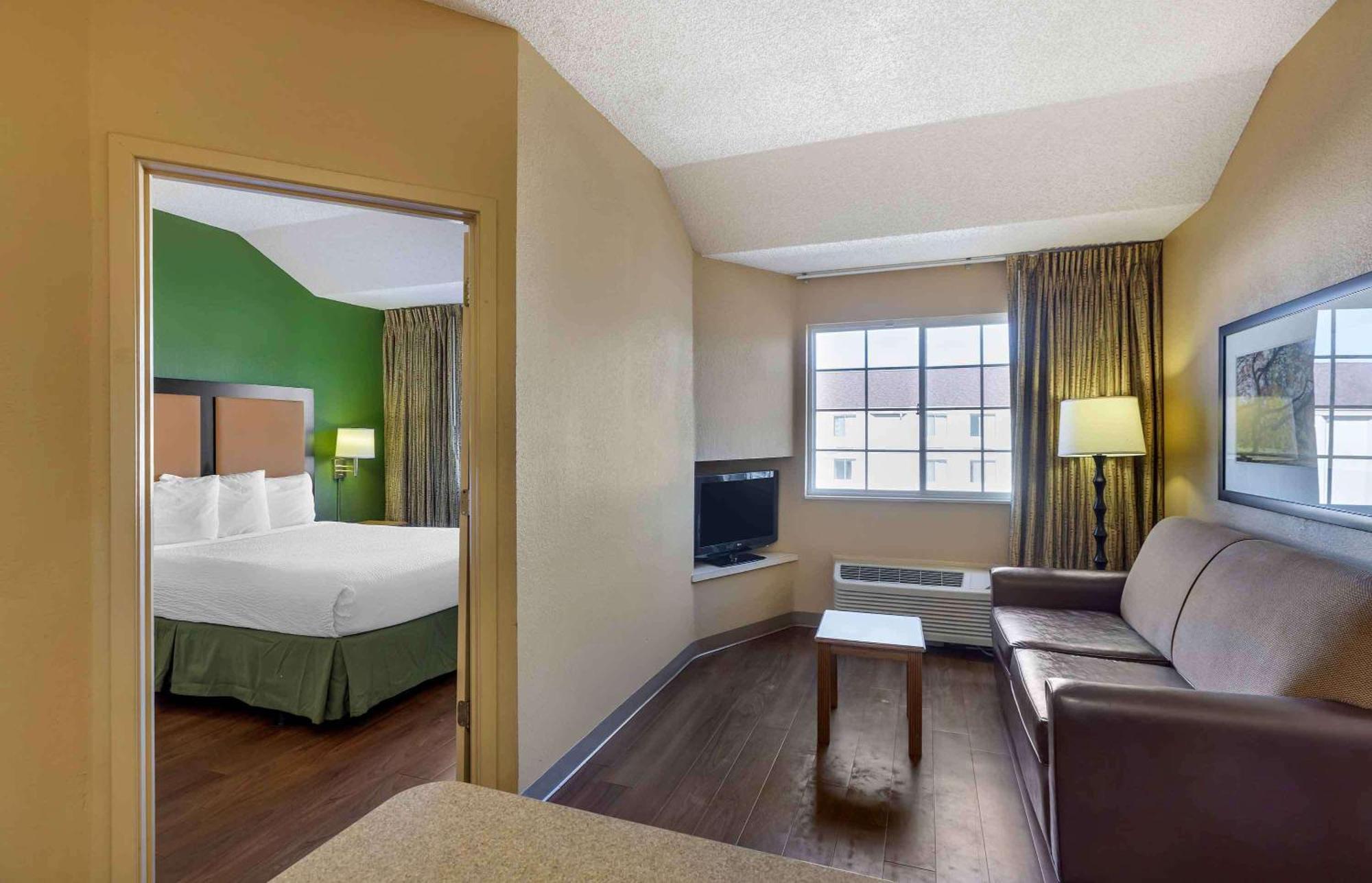 וורוויק Extended Stay America Select Suites - Providence - Airport מראה חיצוני תמונה