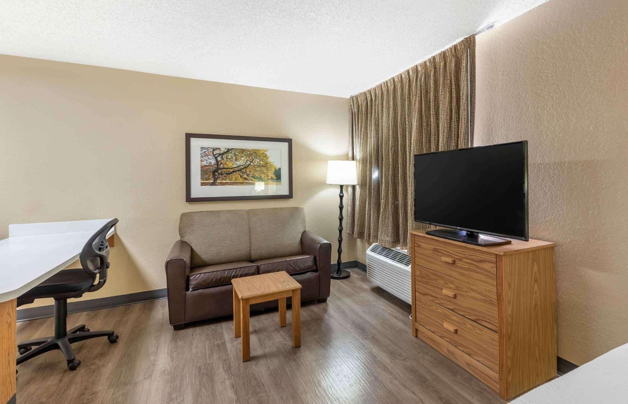 וורוויק Extended Stay America Select Suites - Providence - Airport מראה חיצוני תמונה