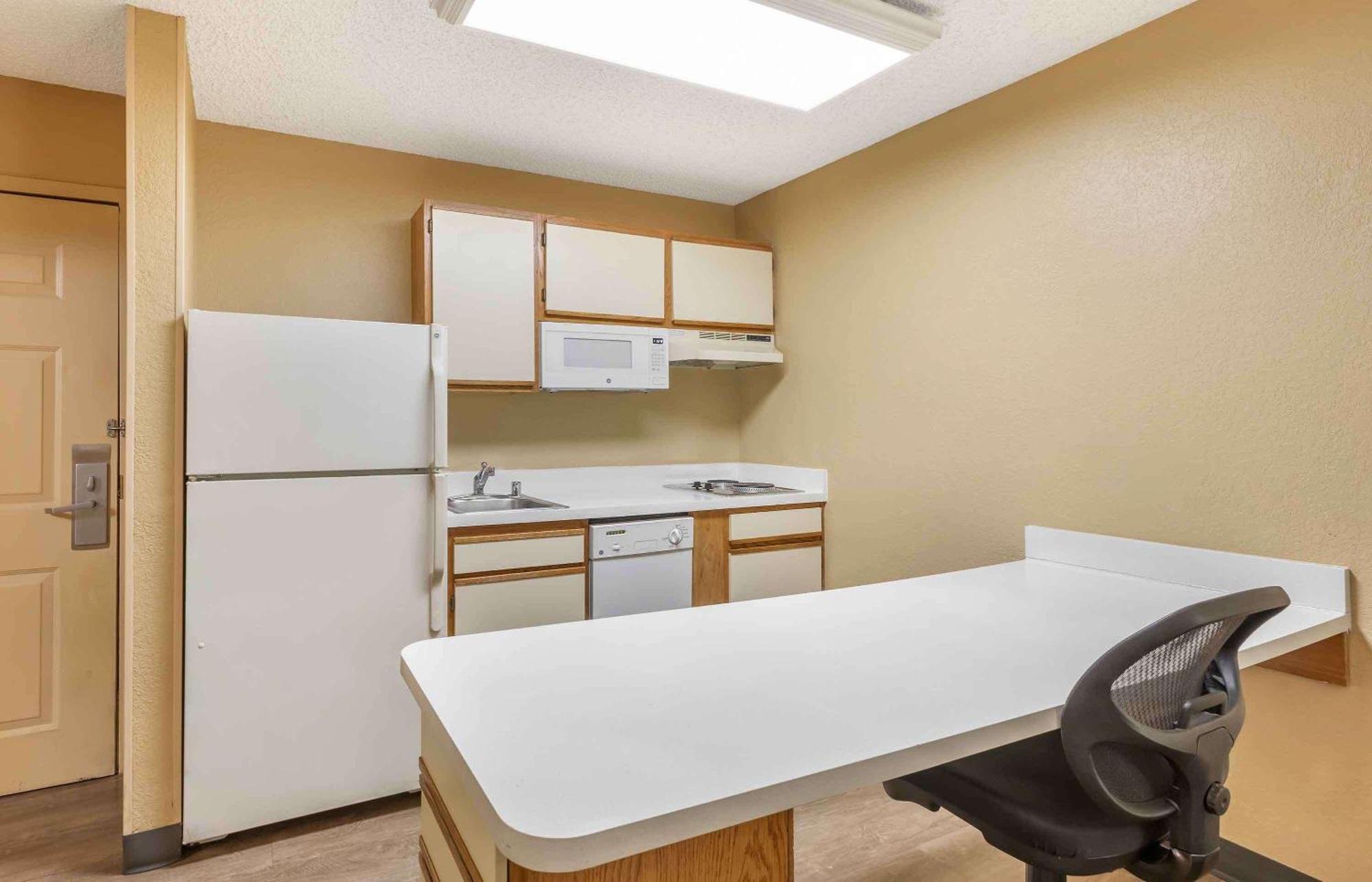 וורוויק Extended Stay America Select Suites - Providence - Airport מראה חיצוני תמונה