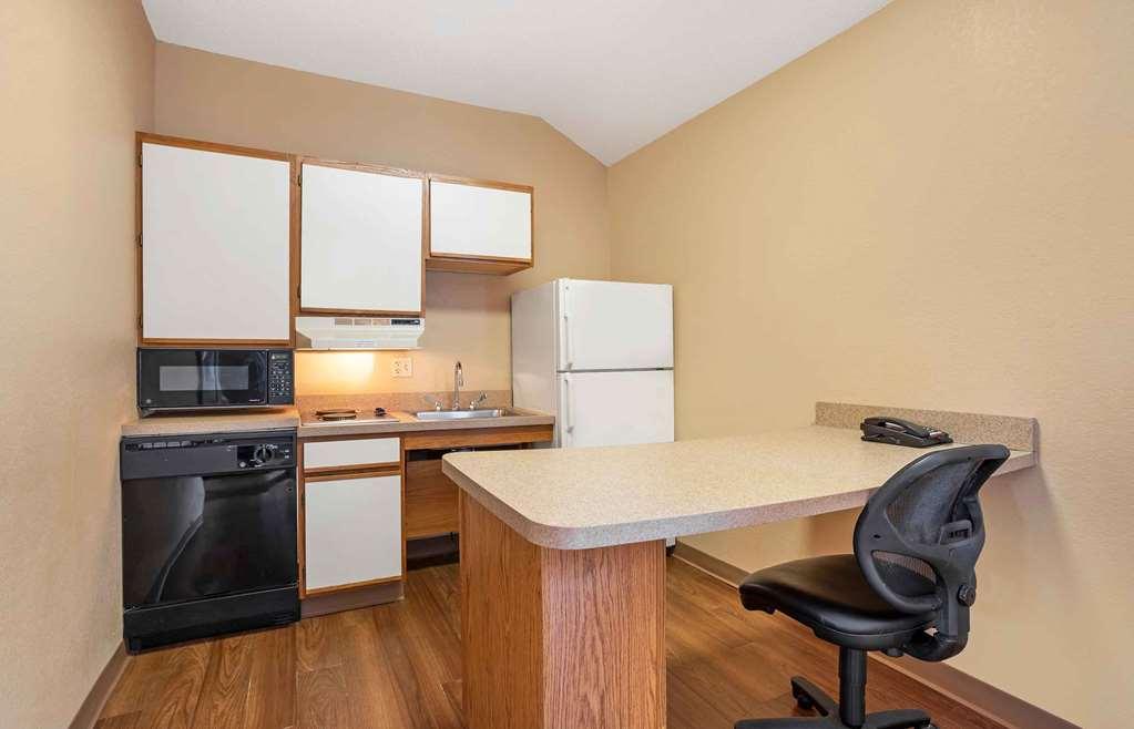 וורוויק Extended Stay America Select Suites - Providence - Airport חדר תמונה