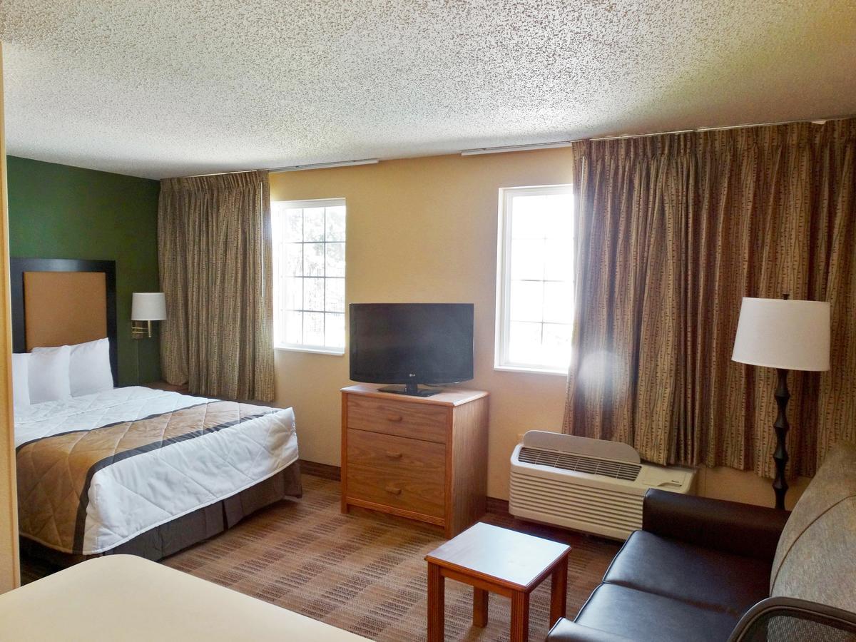 וורוויק Extended Stay America Select Suites - Providence - Airport מראה חיצוני תמונה